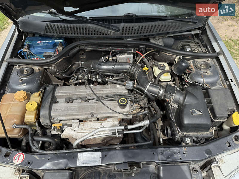 Седан Ford Escort 1996 в Мерефа