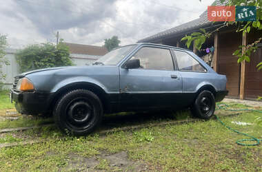 Хэтчбек Ford Escort 1984 в 