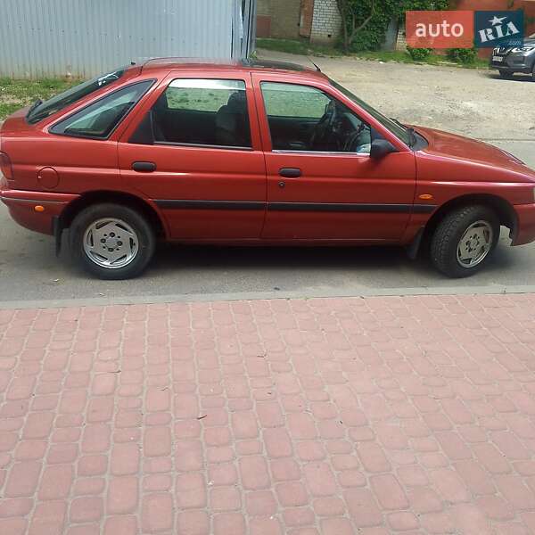 Хэтчбек Ford Escort 1995 в Харькове