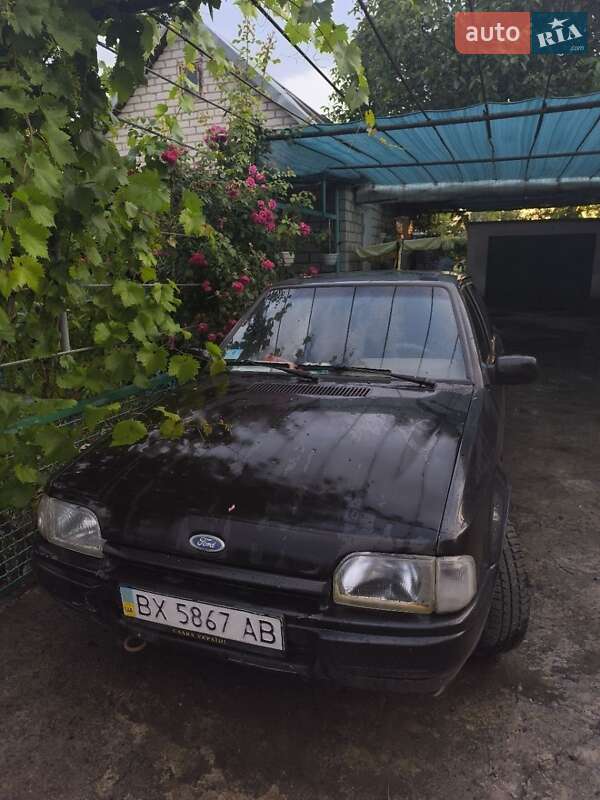 Хэтчбек Ford Escort 1989 в Кривом Роге