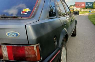 Хэтчбек Ford Escort 1988 в 