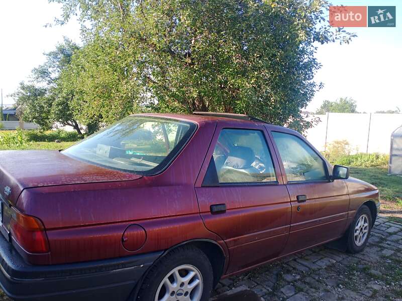 Седан Ford Escort 1994 в Ольшанах