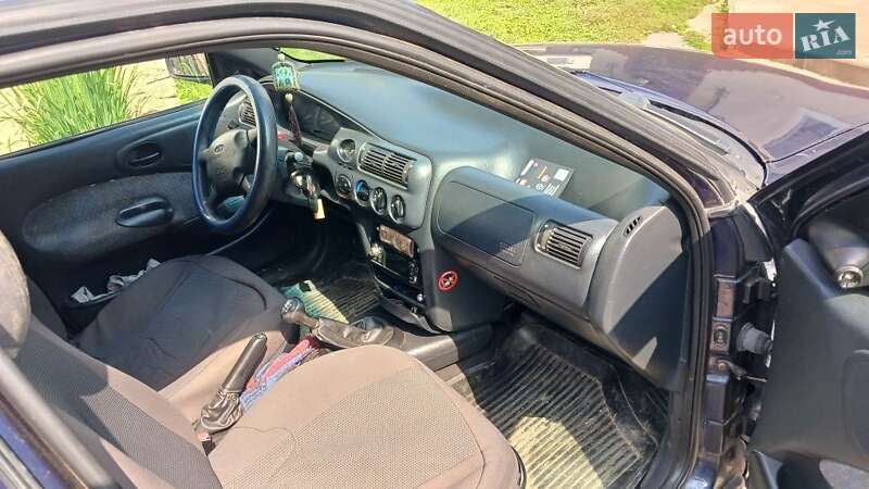 Хэтчбек Ford Escort 1997 в Бучаче