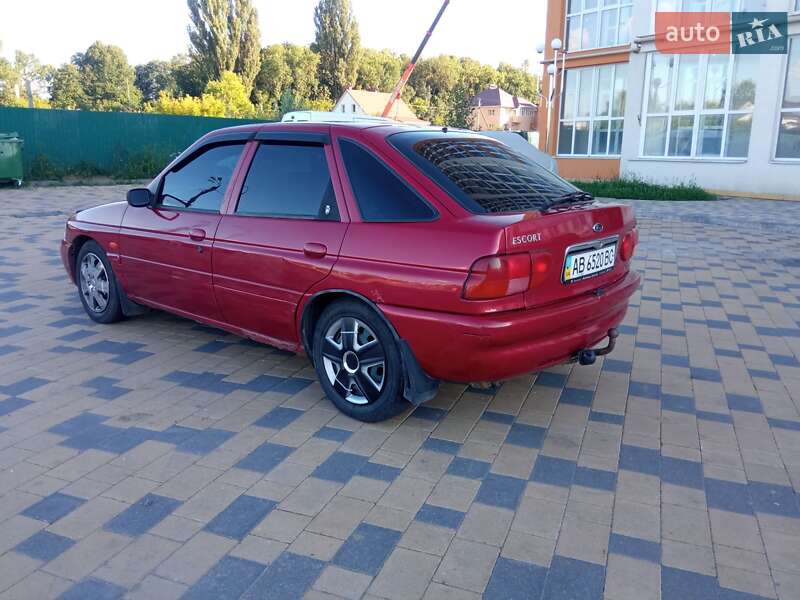 Хэтчбек Ford Escort 1998 в Виннице
