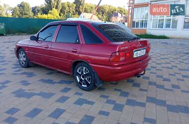 Хэтчбек Ford Escort 1998 в 