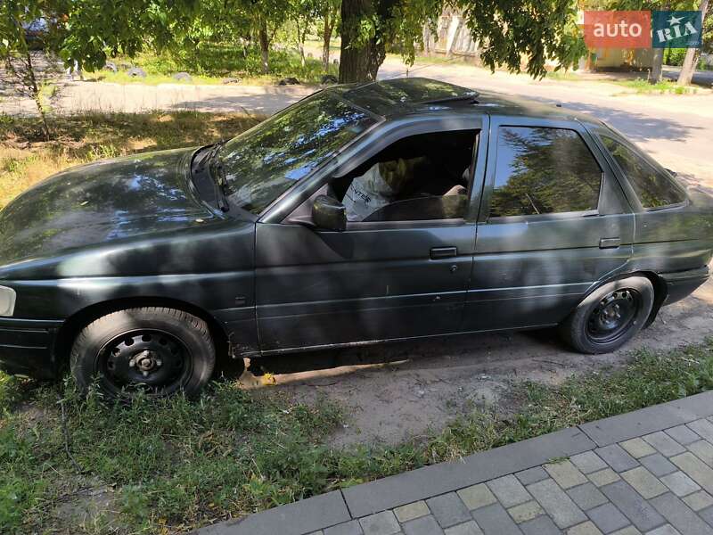 Хэтчбек Ford Escort 1993 в Чугуеве фото 3 Хэтчбек Ford Escort 1993 в Чугуеве