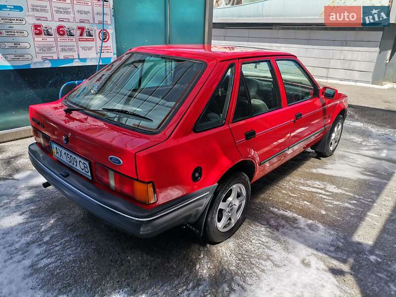 Лифтбек Ford Escort 1989 в Харькове