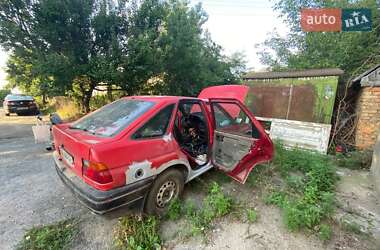 Хэтчбек Ford Escort 1990 в 