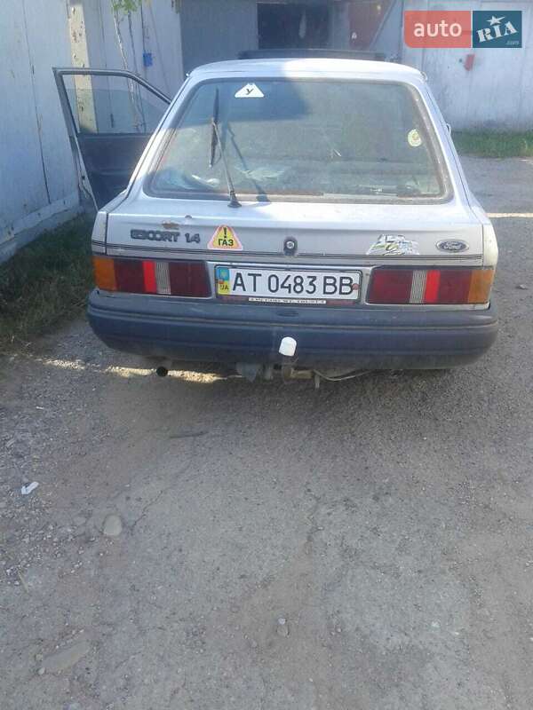 Хэтчбек Ford Escort 1988 в Ивано-Франковске фото 4 Хэтчбек Ford Escort 1988 в Ивано-Франковске