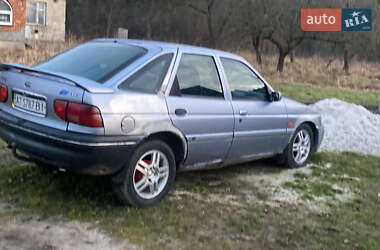 Седан Ford Escort 1997 в Ивано-Франковске