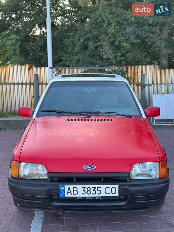 Хэтчбек Ford Escort 1989 в 