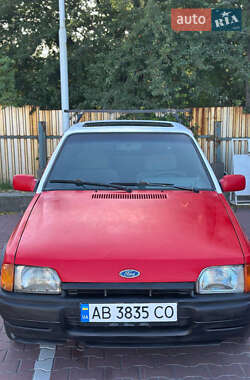 Хэтчбек Ford Escort 1989 в 