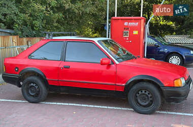 Хэтчбек Ford Escort 1989 в 