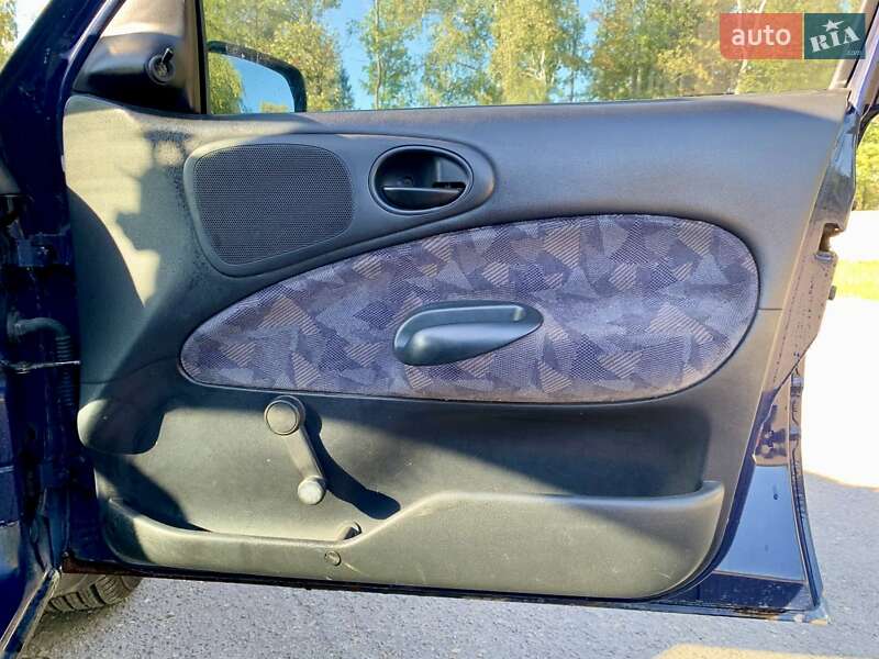 Хетчбек Ford Escort 1995 в Старому Самборі