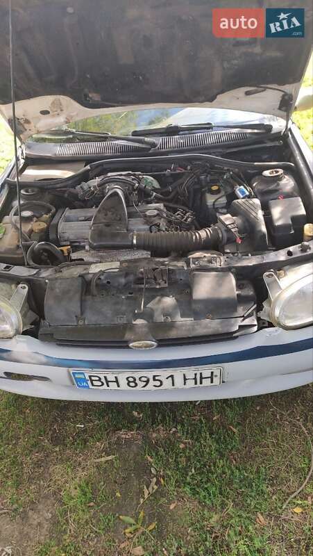 Лифтбек Ford Escort 1996 в Одессе