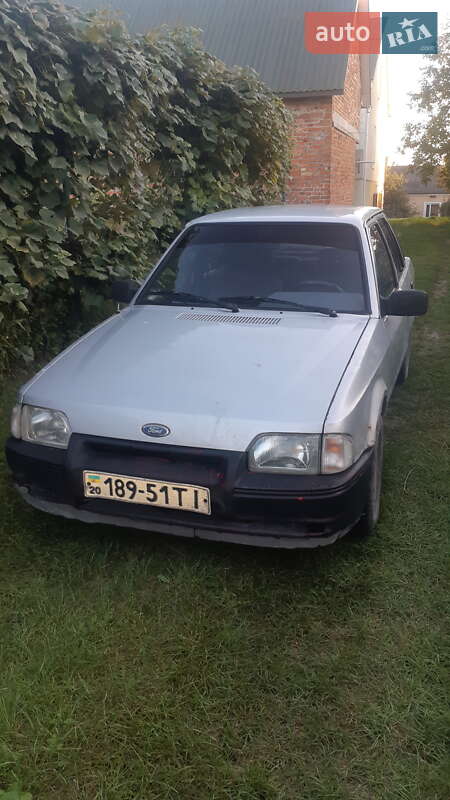 Хэтчбек Ford Escort 1988 в 