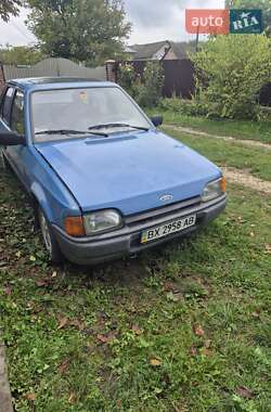 Хэтчбек Ford Escort 1986 в Чемеровцах