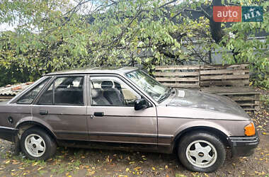 Хетчбек Ford Escort 1986 в Чернівцях