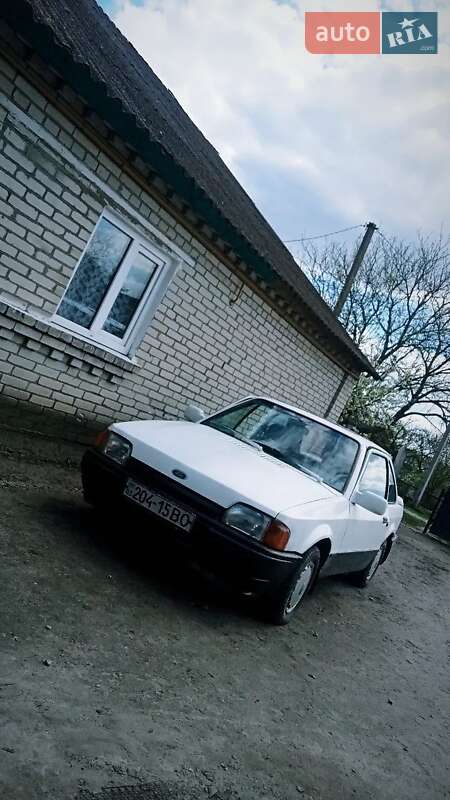 Хетчбек Ford Escort 1988 в Луцьку