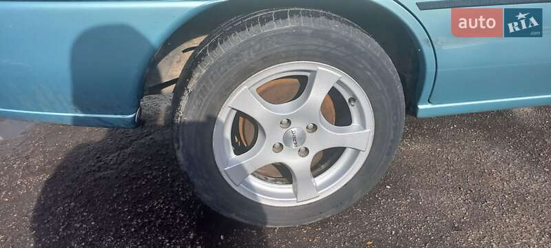 Седан Ford Escort 1999 в Измаиле