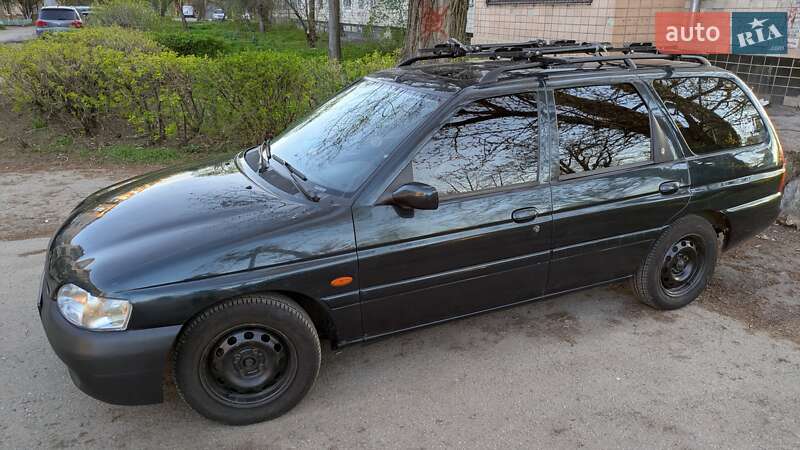 Універсал Ford Escort 1996 в Полтаві