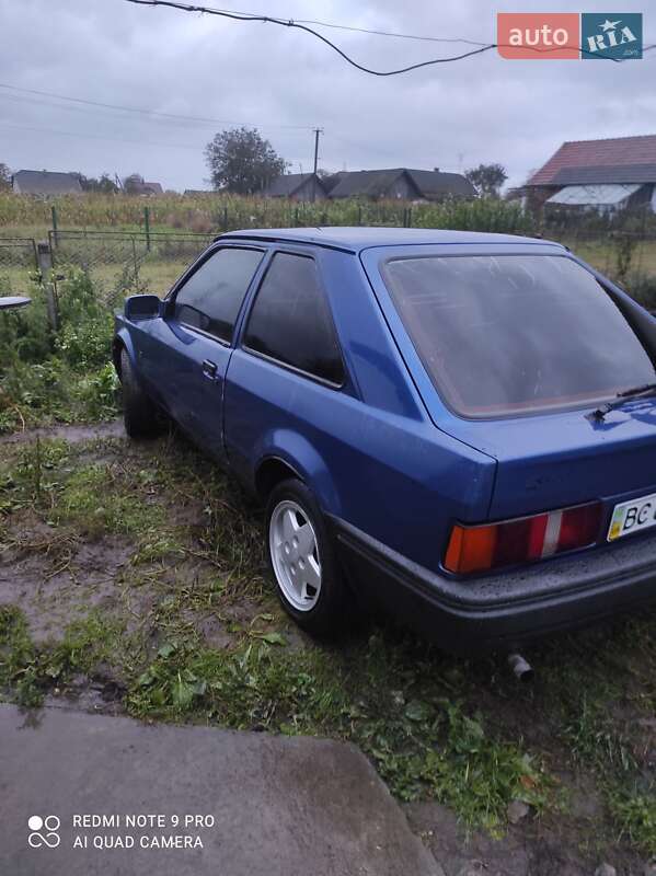 Хетчбек Ford Escort 1986 в Новому Розділі фото 3 Хетчбек Ford Escort 1986 в Новому Розділі