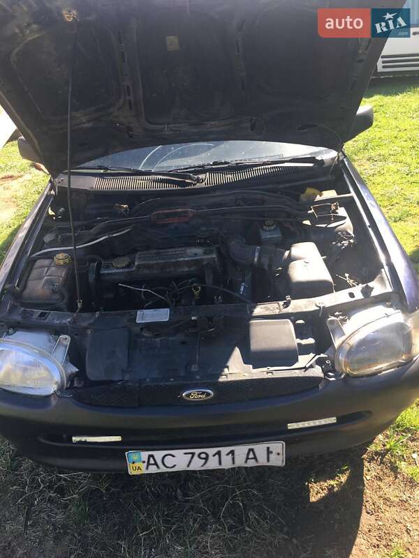 Хэтчбек Ford Escort 1999 в Долине