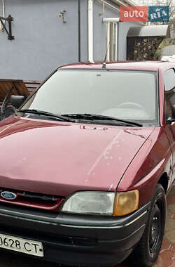 Хэтчбек Ford Escort 1991 в Любашевке