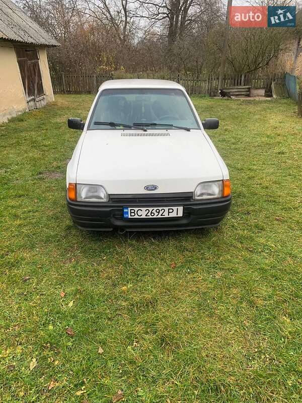 Хетчбек Ford Escort 1987 в Львові