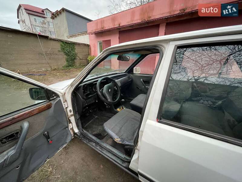 Ліфтбек Ford Escort 1987 в Славуті