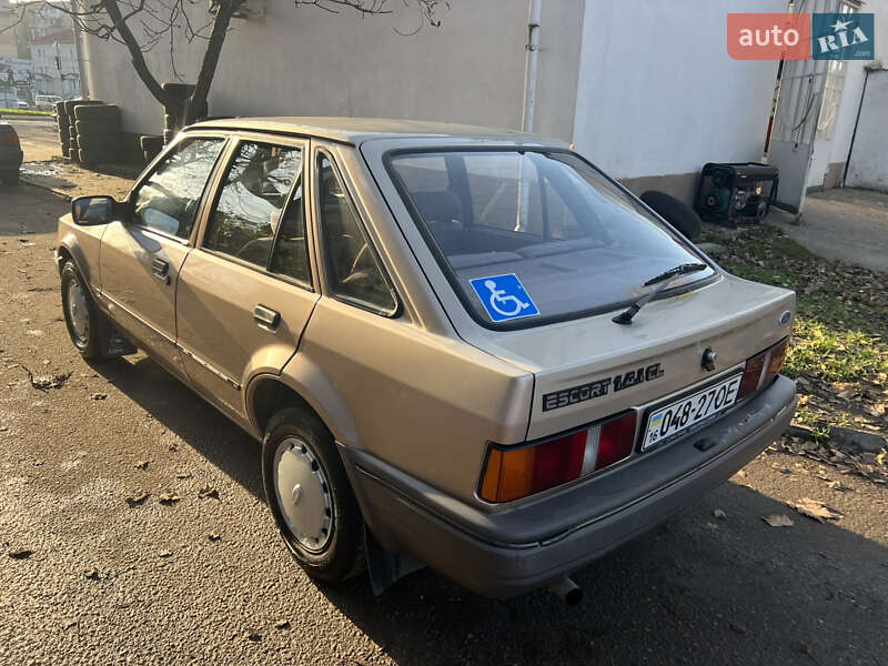 Хэтчбек Ford Escort 1987 в Одессе