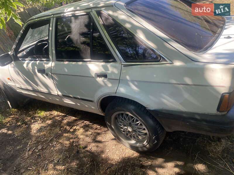 Хэтчбек Ford Escort 1989 в Раздельной