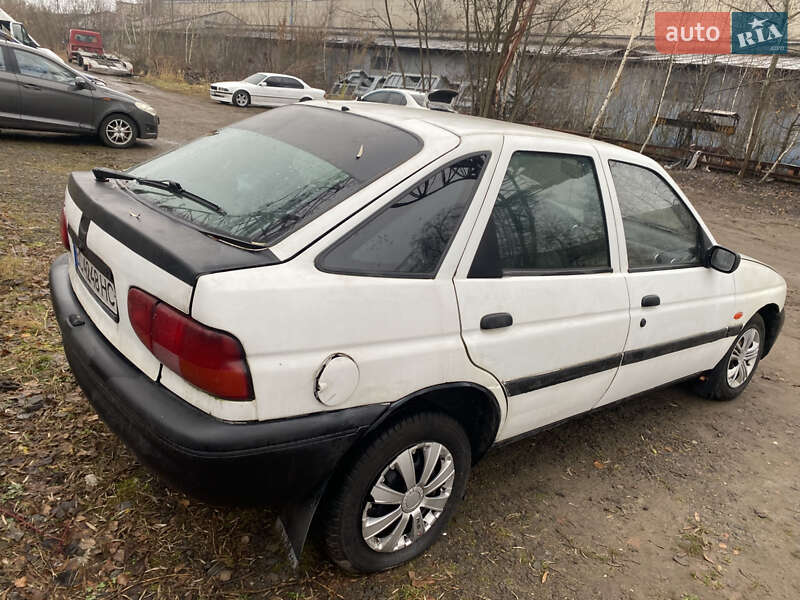Ліфтбек Ford Escort 1996 в Львові фото 5 Ліфтбек Ford Escort 1996 в Львові