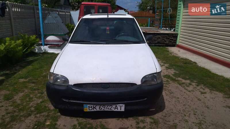 Хетчбек Ford Escort 1996 в Березному