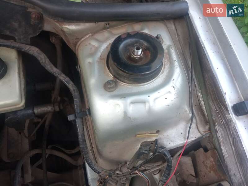 Седан Ford Escort 1992 в Кривом Роге