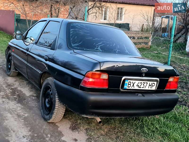 Седан Ford Escort 1998 в Ізяславі