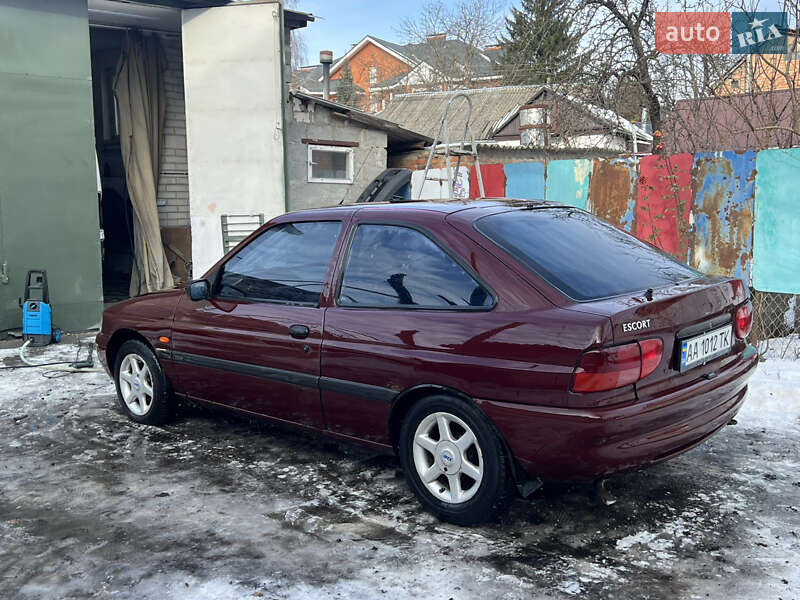 Ліфтбек Ford Escort 1995 в Білій Церкві