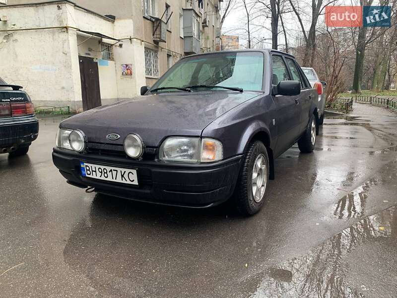 Хэтчбек Ford Escort 1989 в Одессе