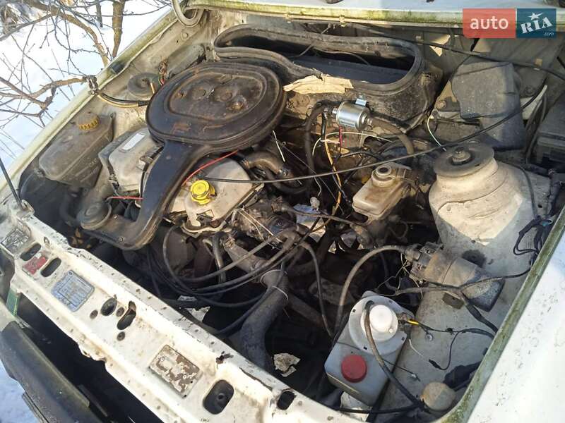 Хетчбек Ford Escort 1987 в Острозі