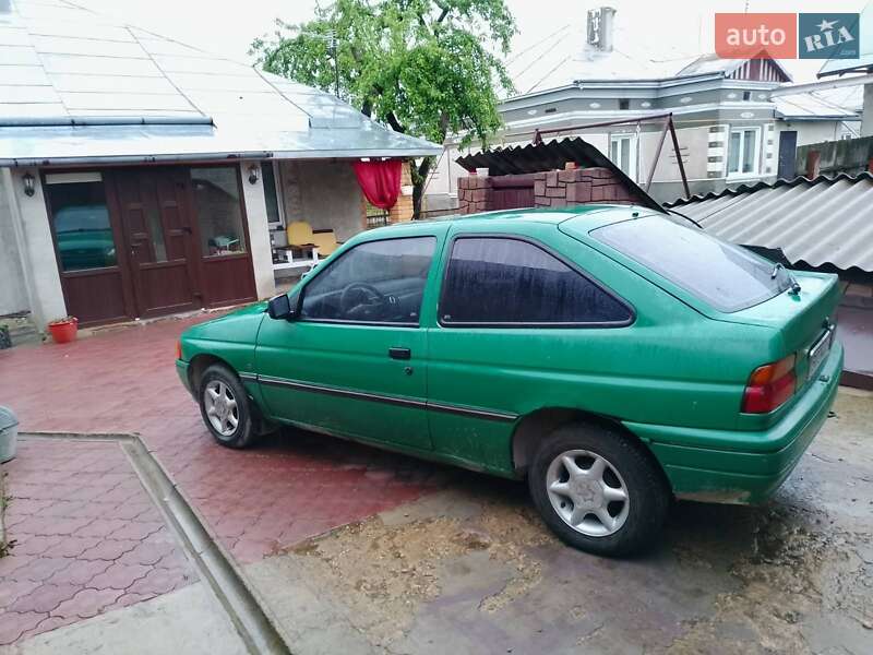 Хэтчбек Ford Escort 1991 в Тернополе