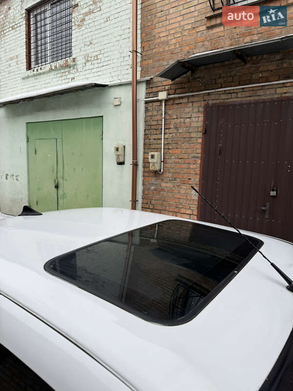 Седан Ford Escort 1997 в Києві