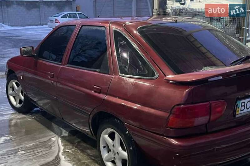 Хетчбек Ford Escort 1994 в Великосілках фото Хетчбек Ford Escort 1994 в Великосілках