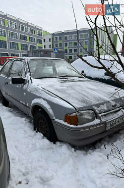 Лифтбек Ford Escort 1988 в Киеве