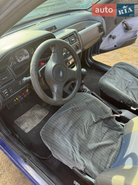 Хэтчбек Ford Escort 1993 в Перемышлянах