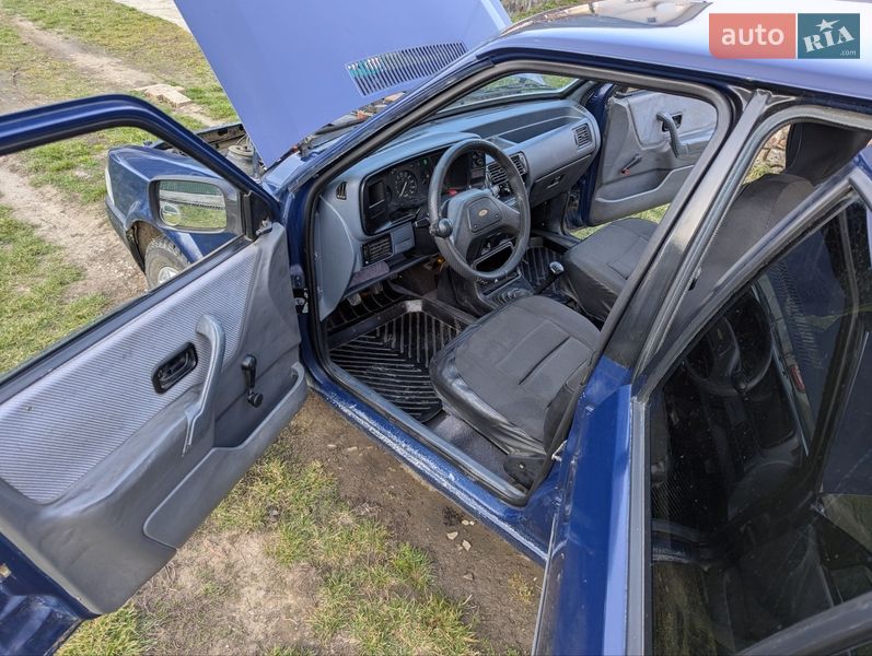 Хэтчбек Ford Escort 1988 в Великом Кучурове