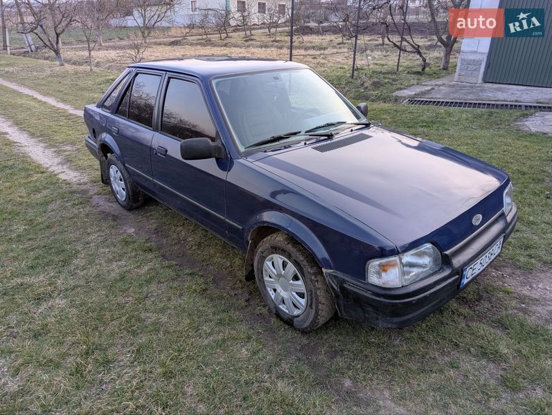 Хэтчбек Ford Escort 1988 в Великом Кучурове