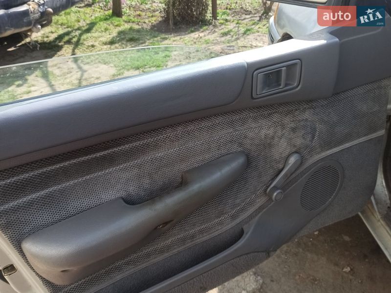 Седан Ford Escort 1993 в Кицмани