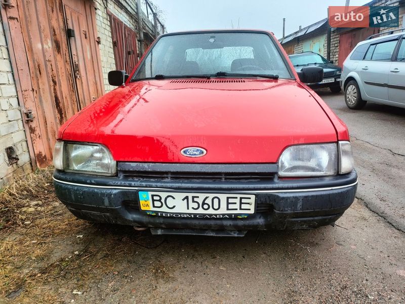 Хэтчбек Ford Escort 1988 в Харькове фото Хэтчбек Ford Escort 1988 в Харькове