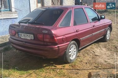 Хетчбек Ford Escort 1994 в Вознесенську