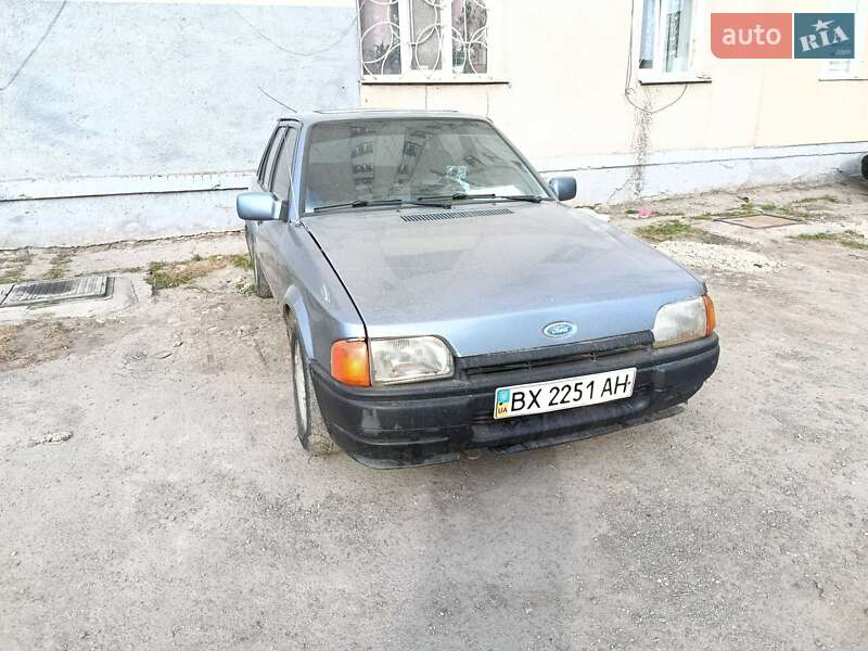 Хэтчбек Ford Escort 1988 в Волочиске фото 3 Хэтчбек Ford Escort 1988 в Волочиске
